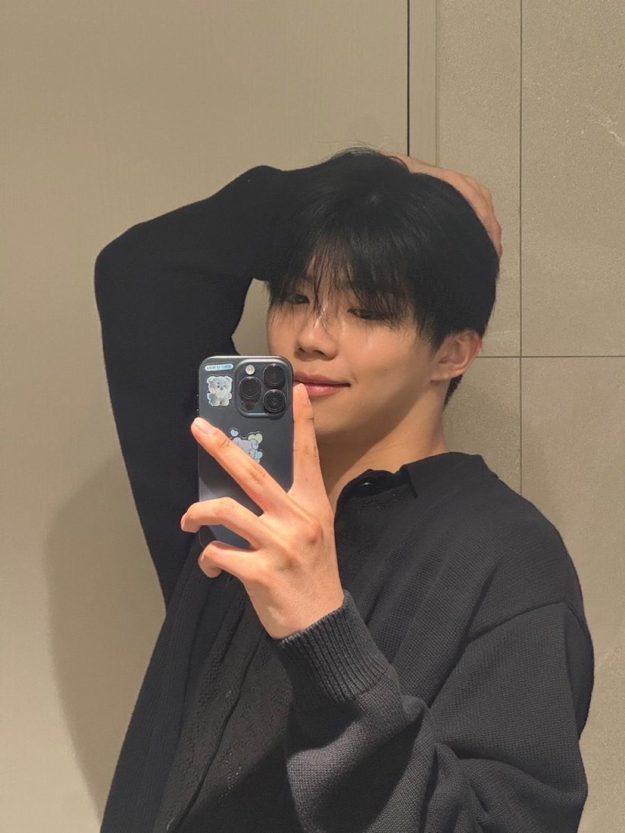 pgwchats's tweet photo. 250606 🧸📷💬 [6:10pm kst]

- 🖤 https://t.co/hwIzSSJkLy