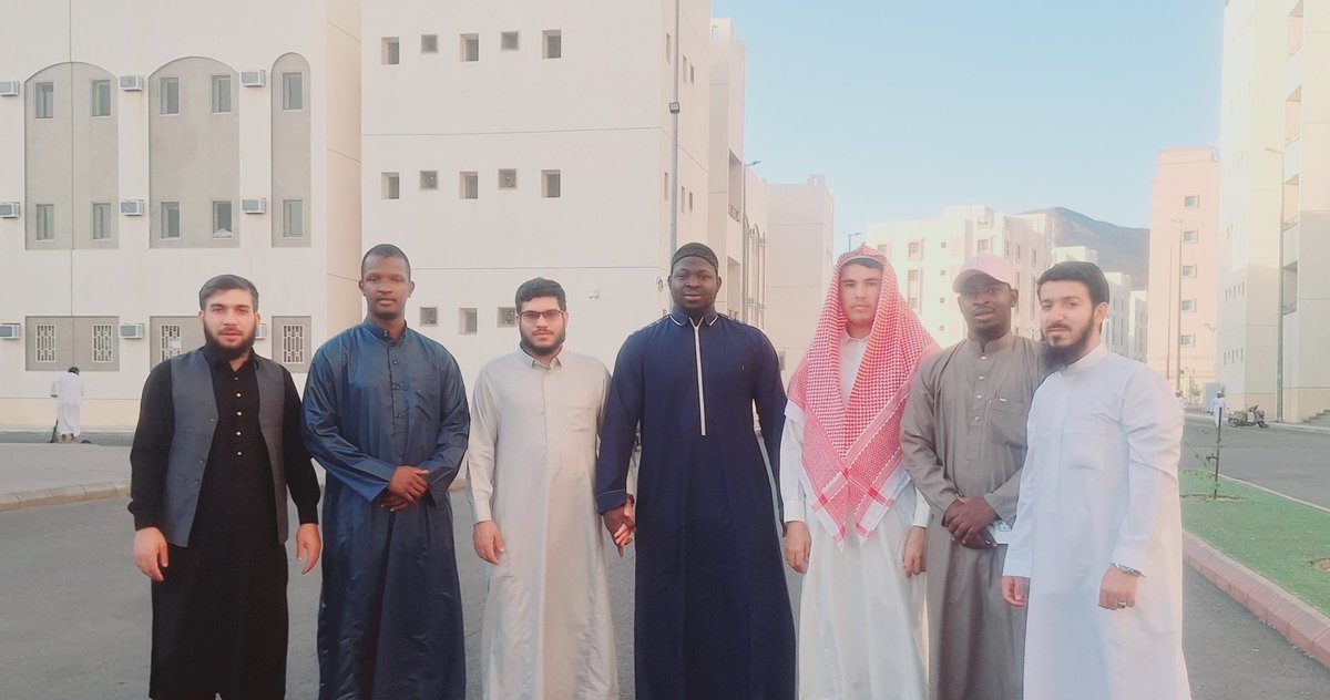تقبل الله منا ومنكم 
كل عام و أنتم بألف خير
عيد أضحى مبارك 
قربان بيرمنگیز قوتلوغ بولسن
عيد قربان مبارک 
لوی اختر مو مبارک شه
              🎆