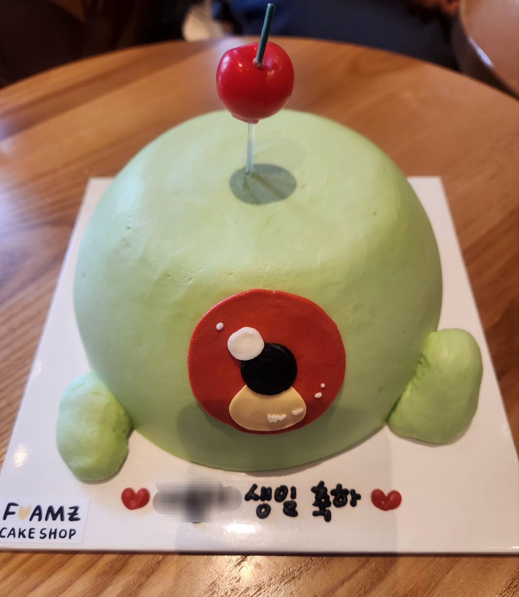 아 ㅠ친구들이 준비해준 생일케이크 ㅜㅠㅠㅠㅜㅜㅠ보고기절할뻔 ㅜㅠ 고맙다 ..ㅋ
ㅋ
ㅋㅋㅋㅋㅋㅋㅋㅋ