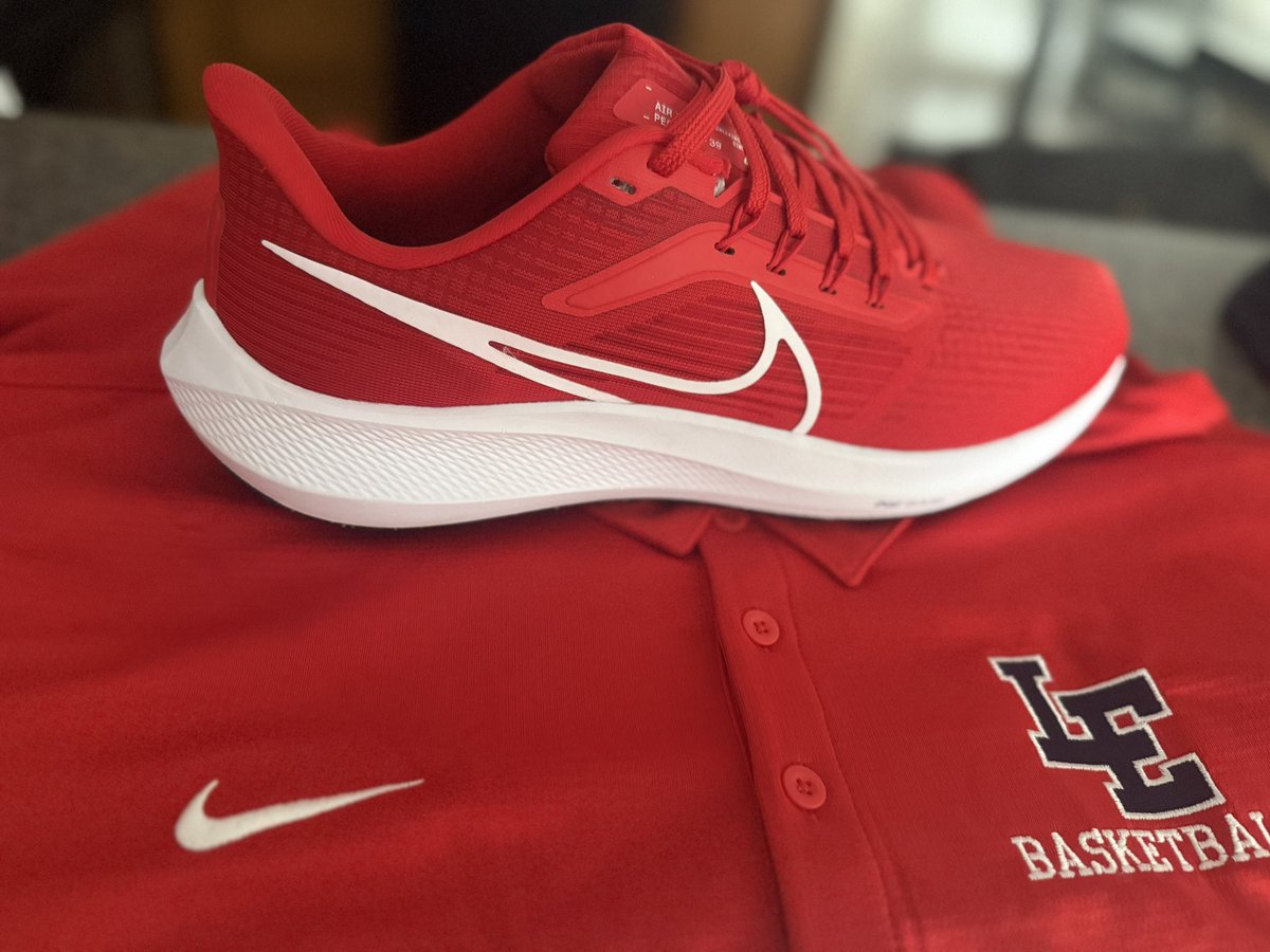 Check please!!!!
<a href="/LugoffElginHigh/">Lugoff Elgin Athletics</a>
