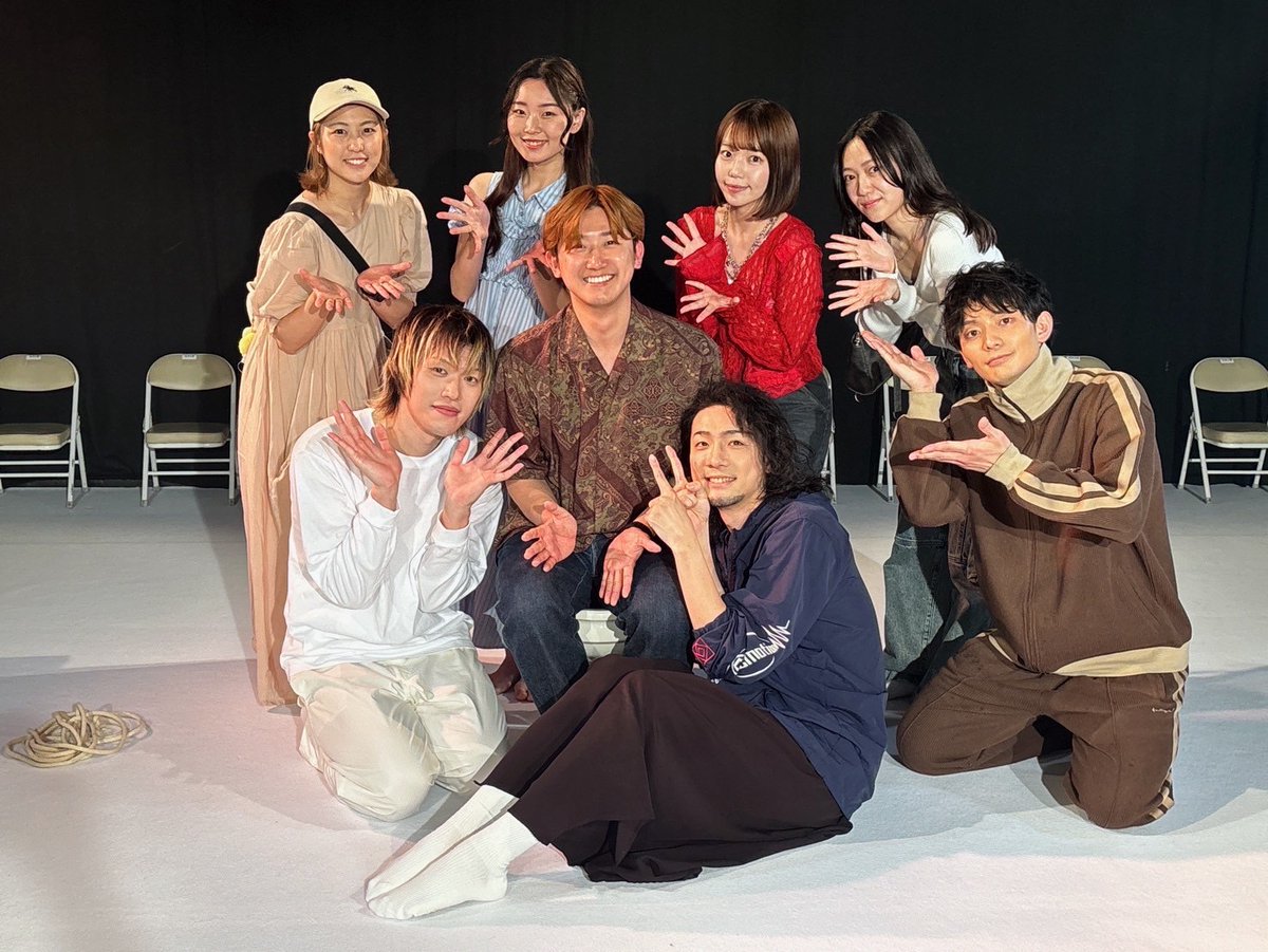 mitsuaki_h9's tweet image. 舞台「個室」
3回目、4回目公演(昨日)
ありがとうございました🙇
昨日は2連続「ボク」
たくさんの先輩、後輩が見に来てくれました🌟
ありがとうございました🙇
さぁ、今日は「自分」
#舞台個室