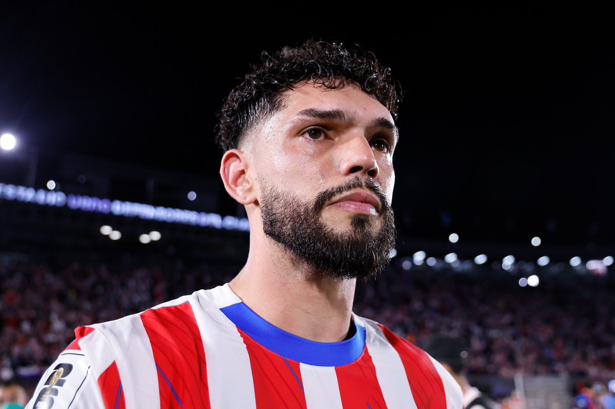 Albirroja's tweet image. ¡𝘽𝙪𝙚𝙣𝙖𝙨 𝙣𝙤𝙘𝙝𝙚𝙨, 𝘼𝙡𝙗𝙞𝙧𝙧𝙤𝙟𝙤𝙨! 🤍❤️