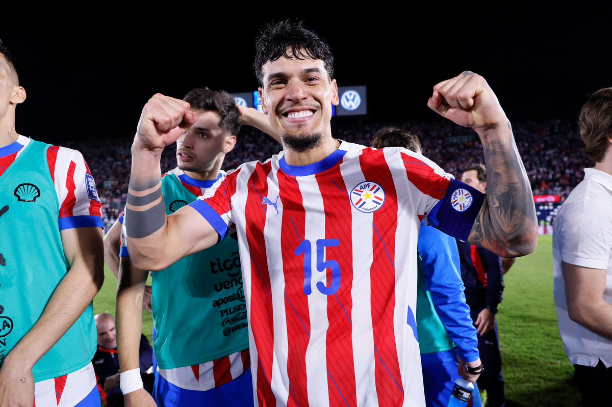 Albirroja's tweet image. ¡𝘽𝙪𝙚𝙣𝙖𝙨 𝙣𝙤𝙘𝙝𝙚𝙨, 𝘼𝙡𝙗𝙞𝙧𝙧𝙤𝙟𝙤𝙨! 🤍❤️