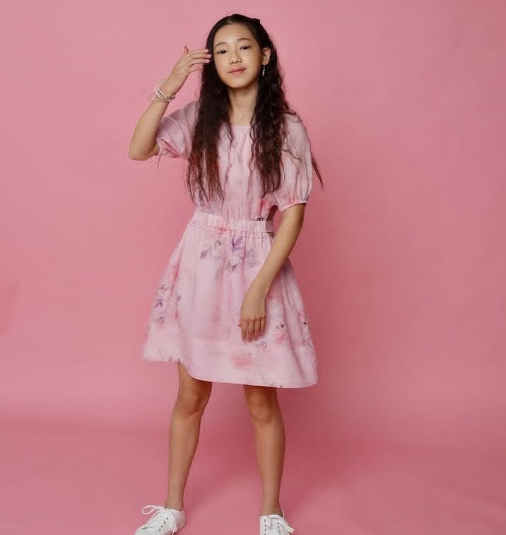 YGNGGUNION's tweet photo. #EVELLI pre-debut photos https://t.co/CY3qFnksbl