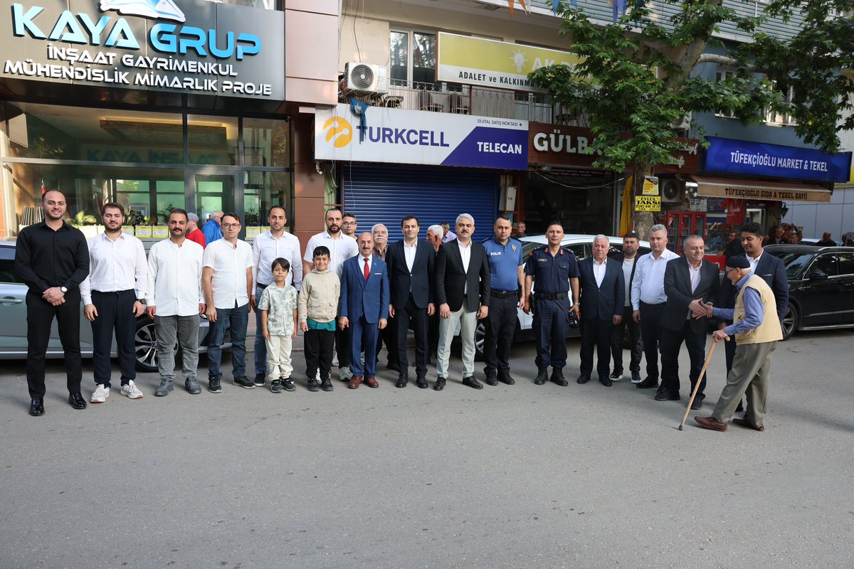 Kaymakamımız Sayın İmran DEMİREL,Belediye Başkanımız Sayın Ali AVAN ve İlçe Protokolü ile Kurban Bayramı Namazı çıkışında vatandaşlarımızla bayramlaştı .