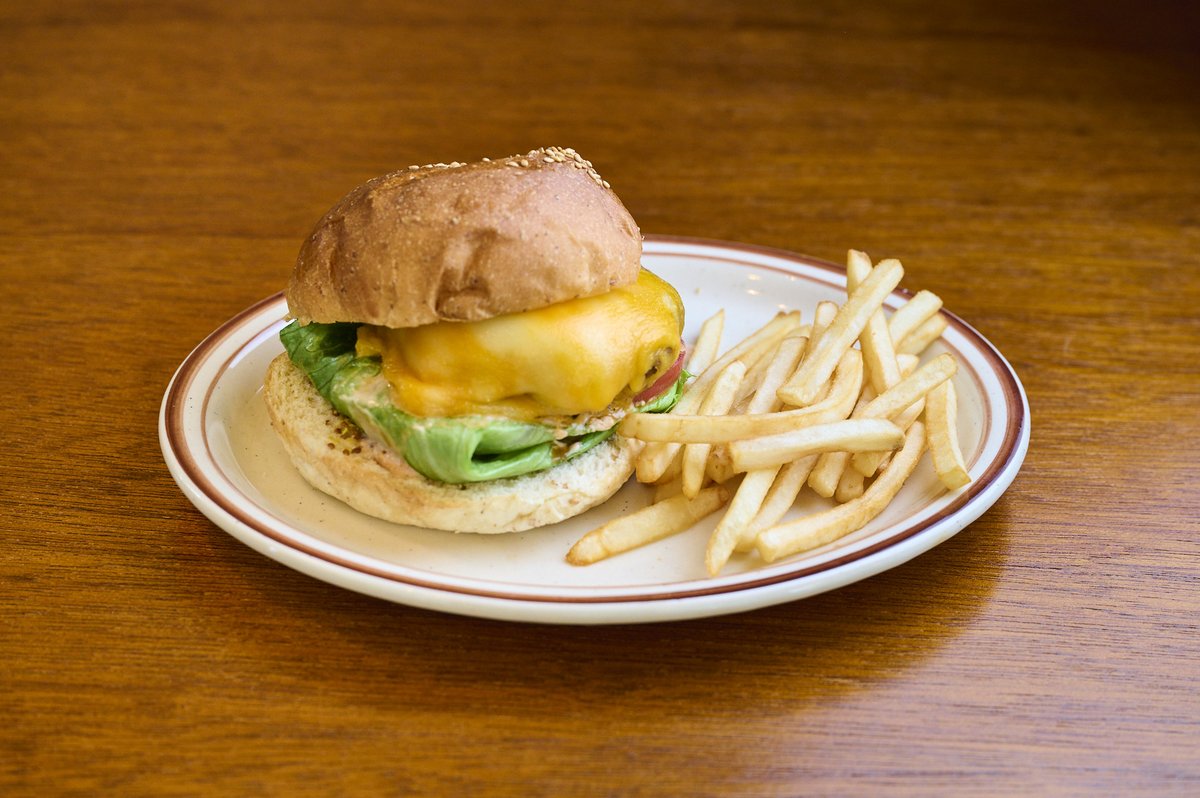 ／
ブルーフロント芝浦のニューオープン🌳
＼

『浜松町「GREEN WALK」エリア内に飲食3店舗がオープン』
timeout.jp/tokyo/ja/news/…

Jaho Coffee &amp; Tea☕️、PALM SPRING CLUB🍔、Ortu🍝