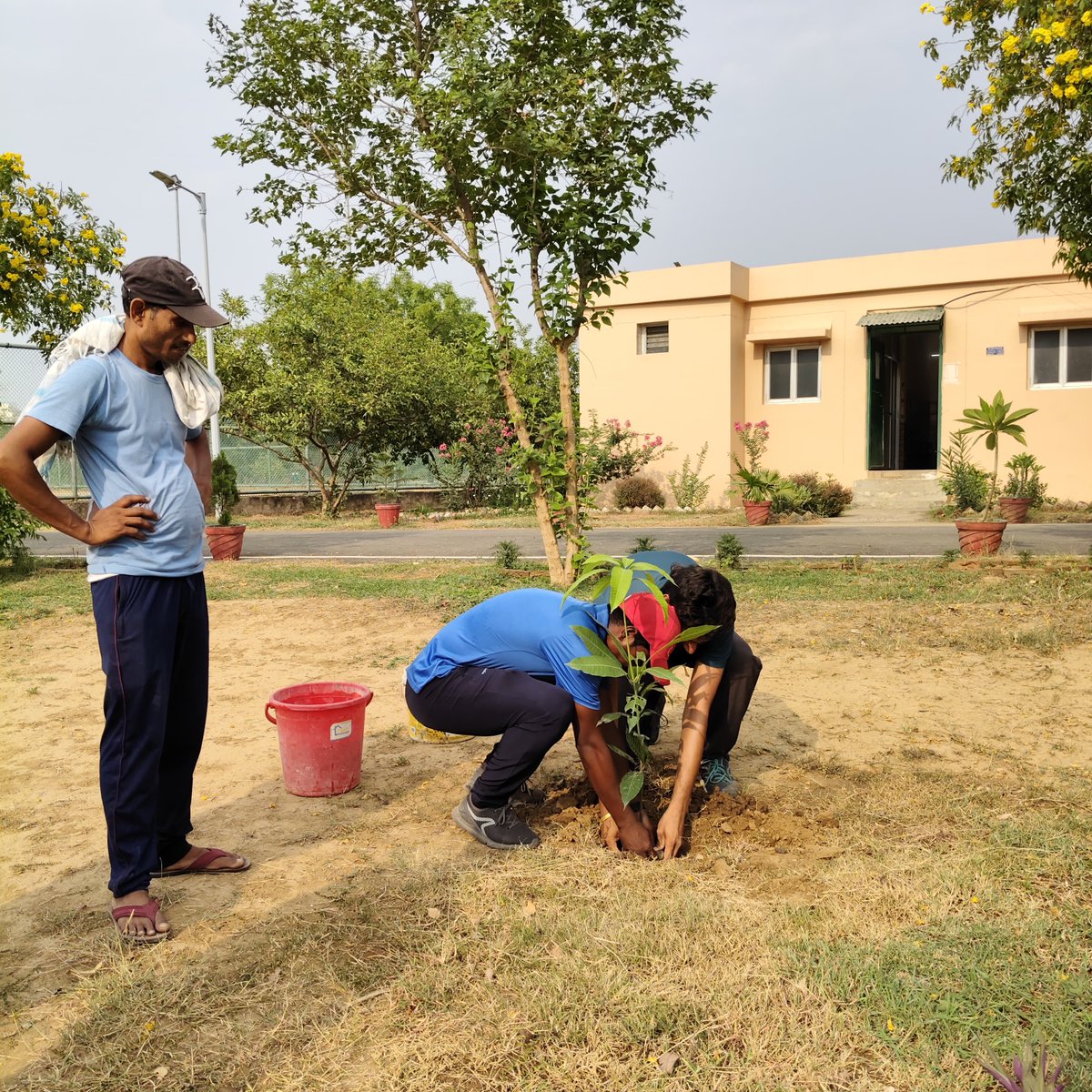 🌍 Celebrated #WorldEnvironmentDay at IIT Patna with a vibrant tree plantation drive! 🌱
Joined hands with Dr. P.K. Tiwari, Dr. Somanath Pradhan, Dr. Karunesh Kumar, Mr. Maheshwar Tulsi &amp; team to pledge for a greener, healthier planet.
#GenerationRestoration #GoGreen #IITPatna
