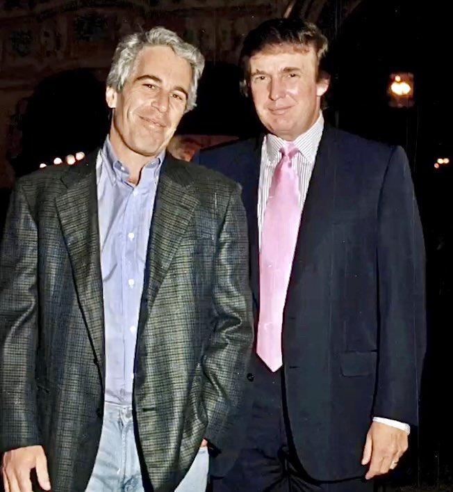 JirkaForman's tweet photo. Padne Donald ? https://t.co/Qm8NHfjgud