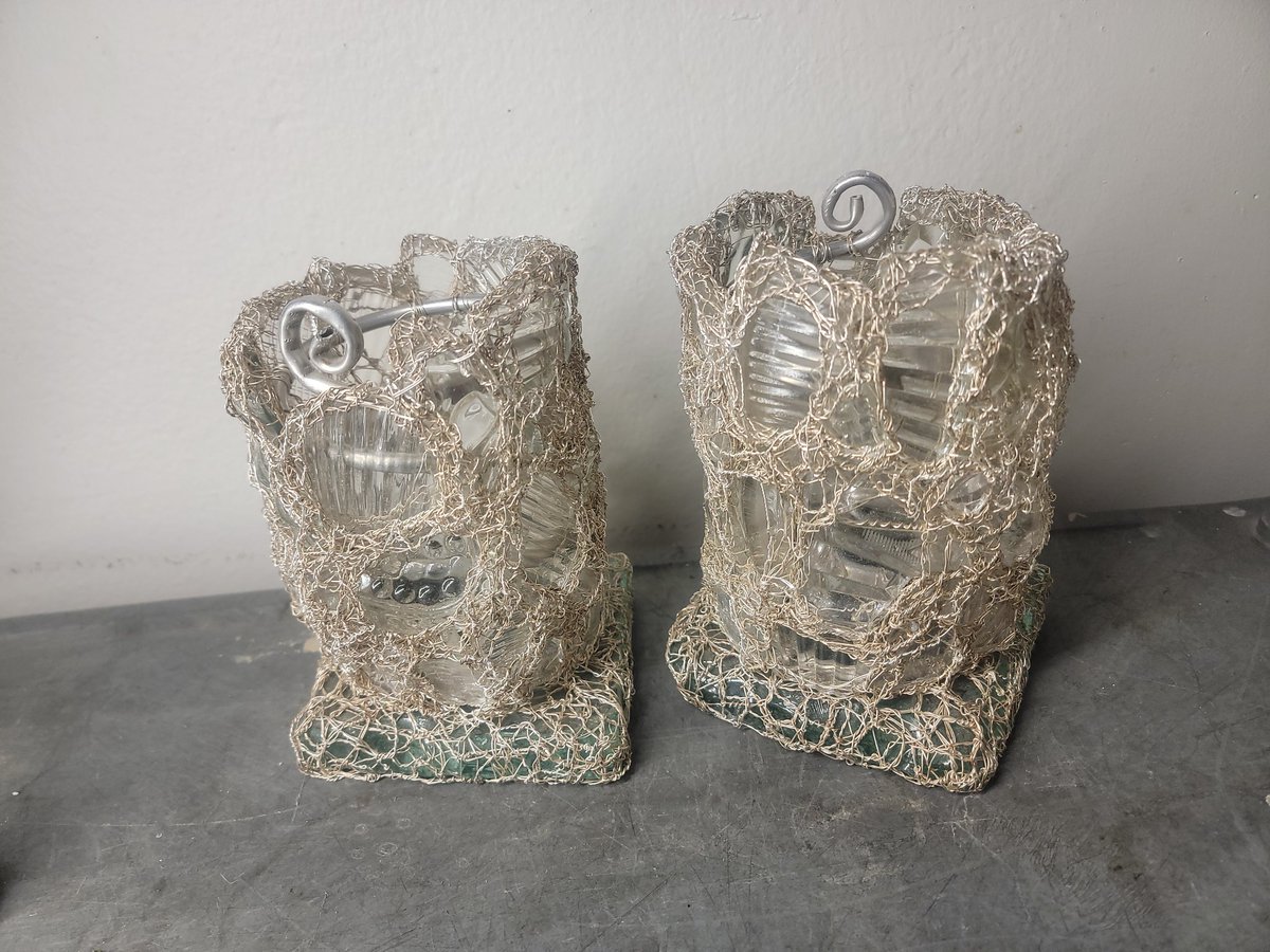 TCavallero's tweet photo. What's happening on your #workstation here's what's happening on mine. 
#Recycledglass 
#FunctionaART 
#silver 
#wirewrap 
#VintageGLASS
#interiordesign 
#designer 
#Votive
#art
#fourofakind
#love
#peace
#handmade
Breakglass!
MakeART!
#repeat . https://t.co/bvkSToWR74