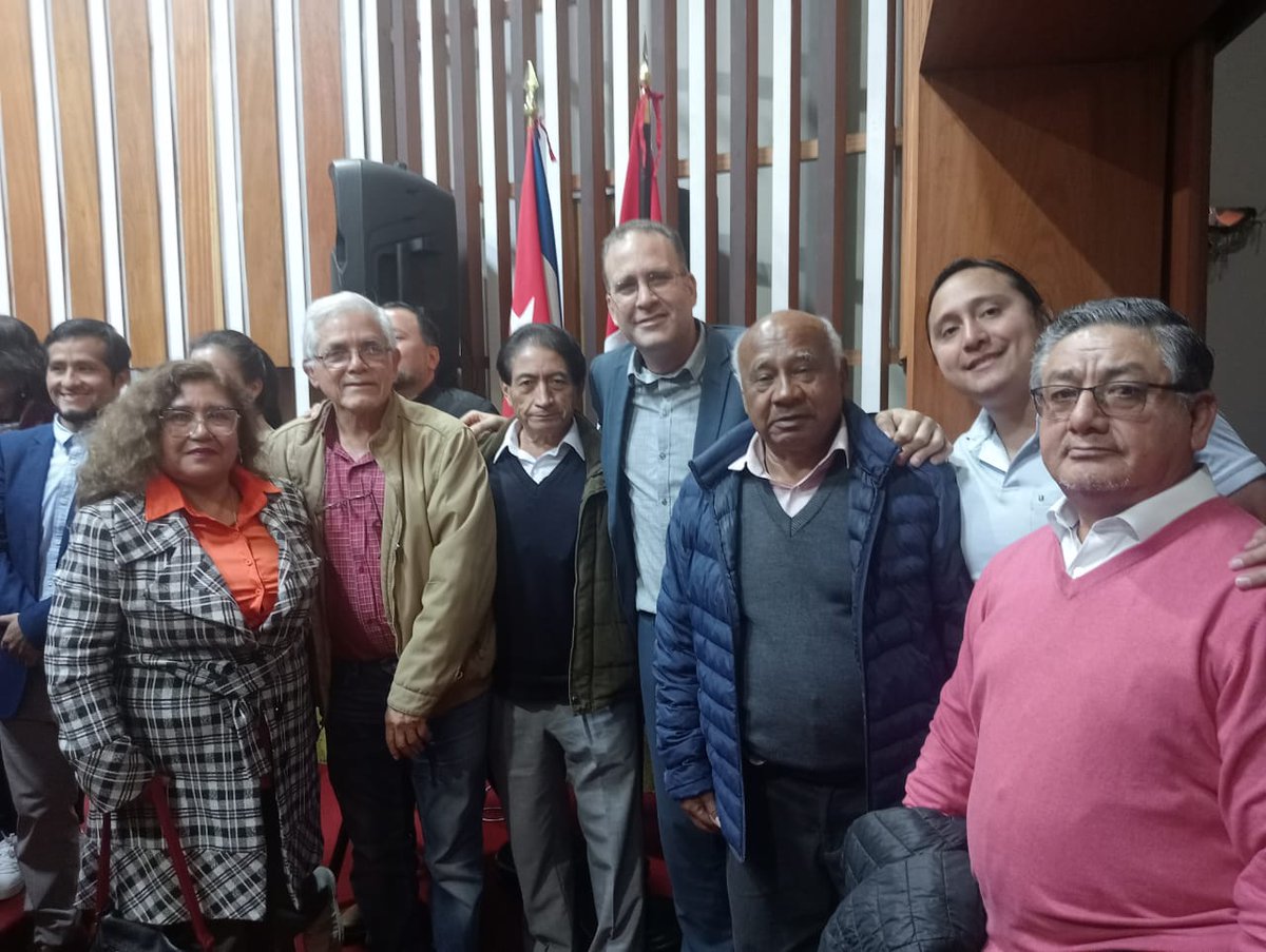 En el marco de la #EuroLat, la Coordinadora Nacional de Solidaridad Perú–Cuba participó en un fraterno encuentro con la Liga Parlamentaria de Amistad con Cuba 🇨🇺 y el embajador de Cuba en Perú. Reafirmamos la unidad y solidaridad entre nuestros pueblos ✊🌎
