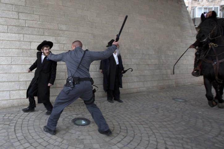 Auditcleve's tweet image. Our Prime Minister the Humanitarian Lawyer said Siege, No power no water is appropriate bu right🇬🇧⚖️🤹‍♀️⚖️🏴󠁧󠁢󠁥󠁮󠁧󠁿

Muslims are cheap souls and deserve British bombs only🇬🇧💣🇬🇧

What they don’t know is that Arabs in the Holy Land are Muslims, Christians and Jews🕊

#AngloPower🇬🇧✊🏴󠁧󠁢󠁥󠁮󠁧󠁿