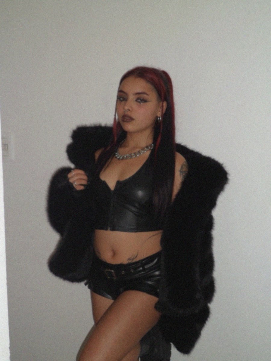 I don’t chase. I choose.
#ComeCorrect #GothGoddessMode