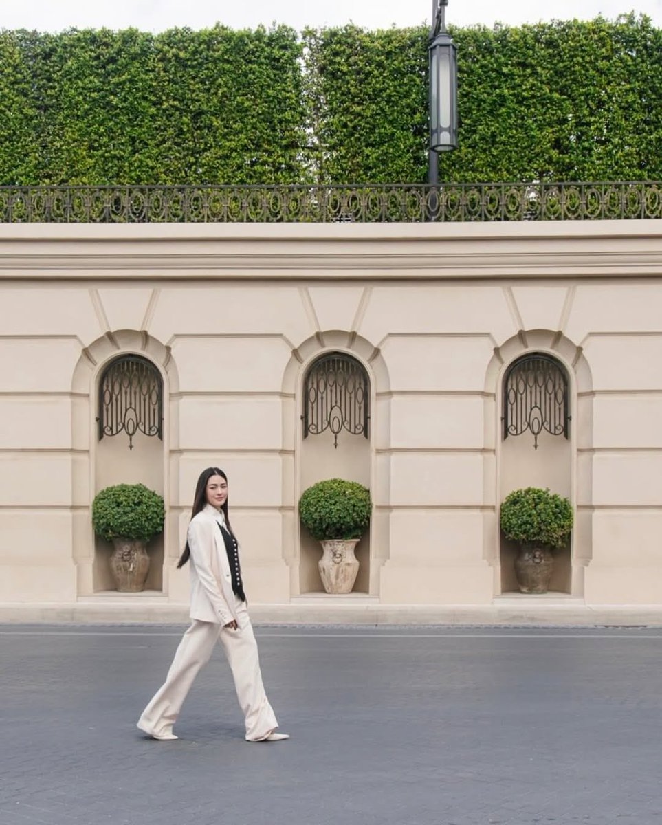 lingling_fans's tweet photo. [ IG linglingkwong Update : 250606 ]

พี่หลิงมาขาย real estate 🏡 
โครงการ NARASIRI Bangna KM.10

🔗 https://t.co/eZ7WnkDuqL

#SansirixLingLing
#TheSecretOf00K
#linglingkwong #หลิงหลิงคอง https://t.co/pFngUoX2eD