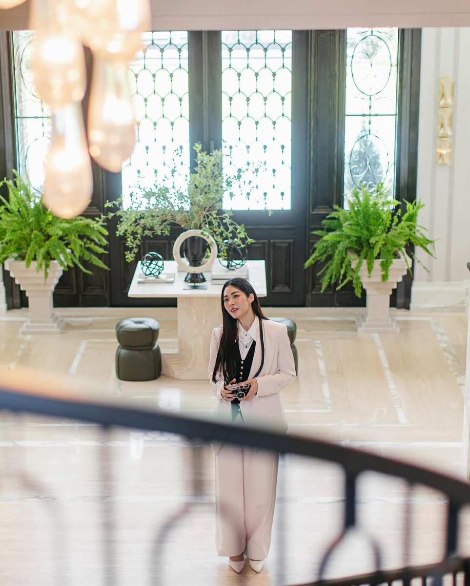lingling_fans's tweet photo. [ IG linglingkwong Update : 250606 ]

พี่หลิงมาขาย real estate 🏡 
โครงการ NARASIRI Bangna KM.10

🔗 https://t.co/eZ7WnkDuqL

#SansirixLingLing
#TheSecretOf00K
#linglingkwong #หลิงหลิงคอง https://t.co/pFngUoX2eD
