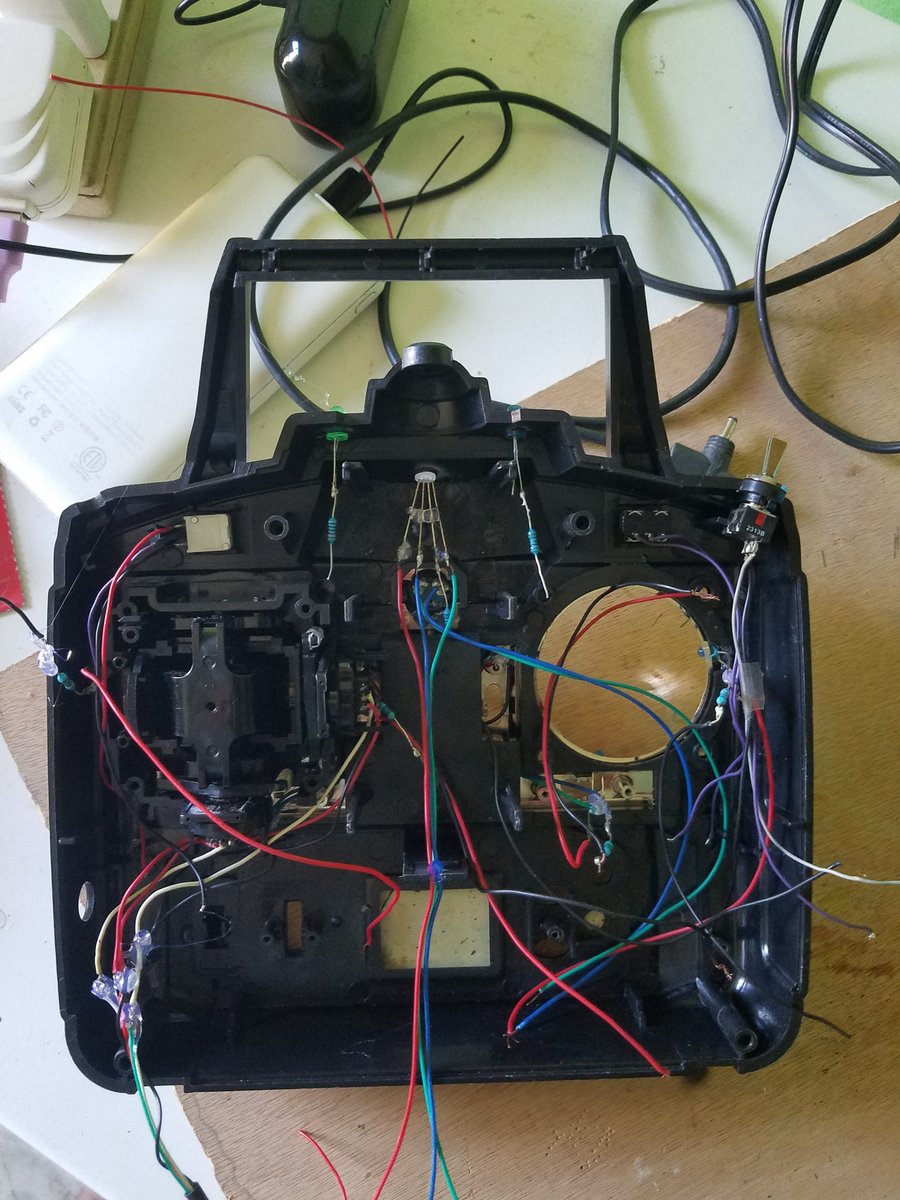 TeknOmania_HT's tweet photo. CEPTZERO, voiture télécommandée, entièrement conçue, construite, programmée et animée par le teknomane : Samuel Édouard.
Fait à TeknOmani@.
#electronics #robotics #electric #mechanic #craft #madeinteknomania #madeinhaiti #svmsvmvs https://t.co/jyyp60aVvD