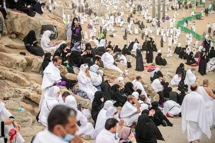 #Assalamu_Alaikum

बैठ जाती हैं जहां थक कर ज़रूरतें मेरी 
काम आतें हैं वहां वसीले आपके या रसूल अल्लाह ﷺ ❤️
#JummahMubarak 
#Hajj1446 
#Hajj 
#Hajj_2025 
#HajjMubarak