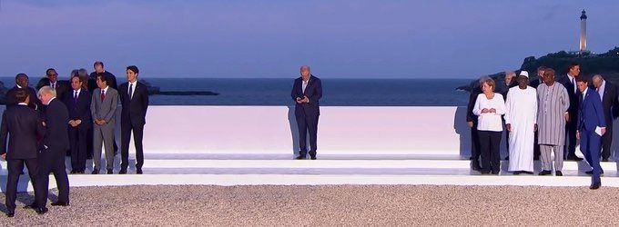 Only a King who knows nothing of this faraway place Australia, would bestow his birthday honours (5 months early) on global laughing stock Scott Morrison - for his contribution to ‘global engagement’.

#Auspol  #abc730