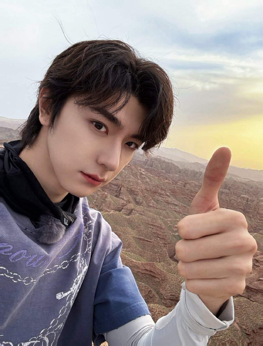 📸 250606 Lin Yi Weibo Update #林一 #LINYI

“Eat a good breakfast, bring all your stationery, and keep a calm mind. The results will definitely be certain 👍🏻”