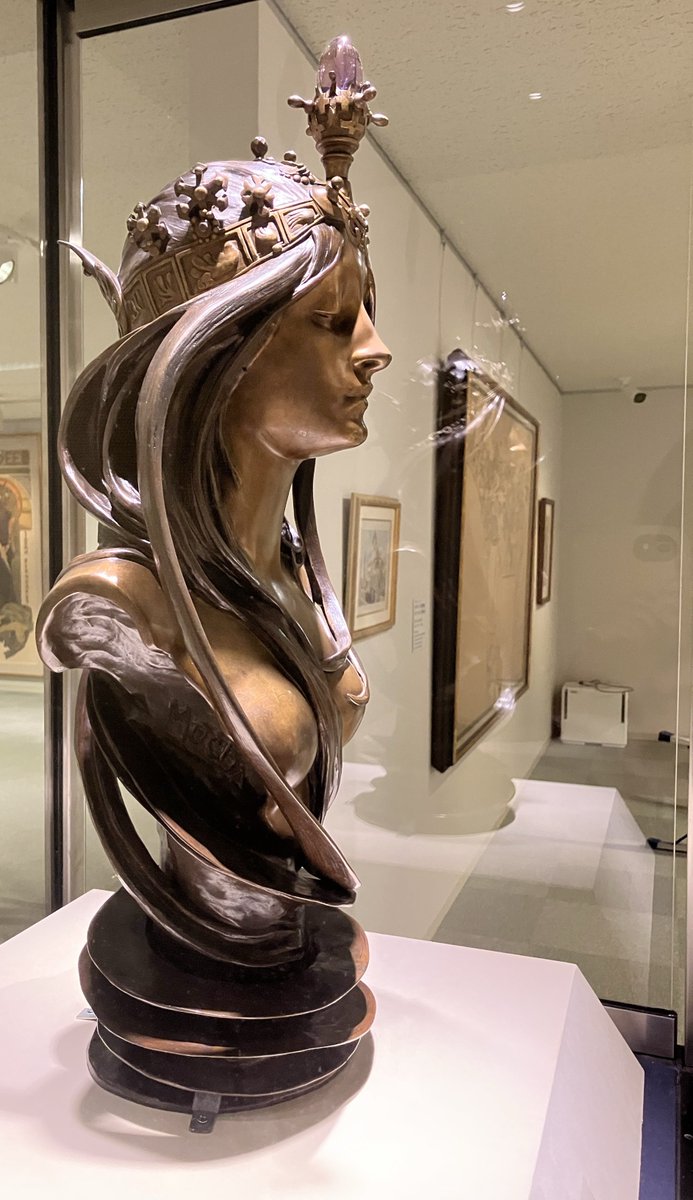 アルフォンス・ミュシャ 彫刻 1900年パリ万博紹介③】 ミュシャは印刷物以外にも、彫刻作品も制作し