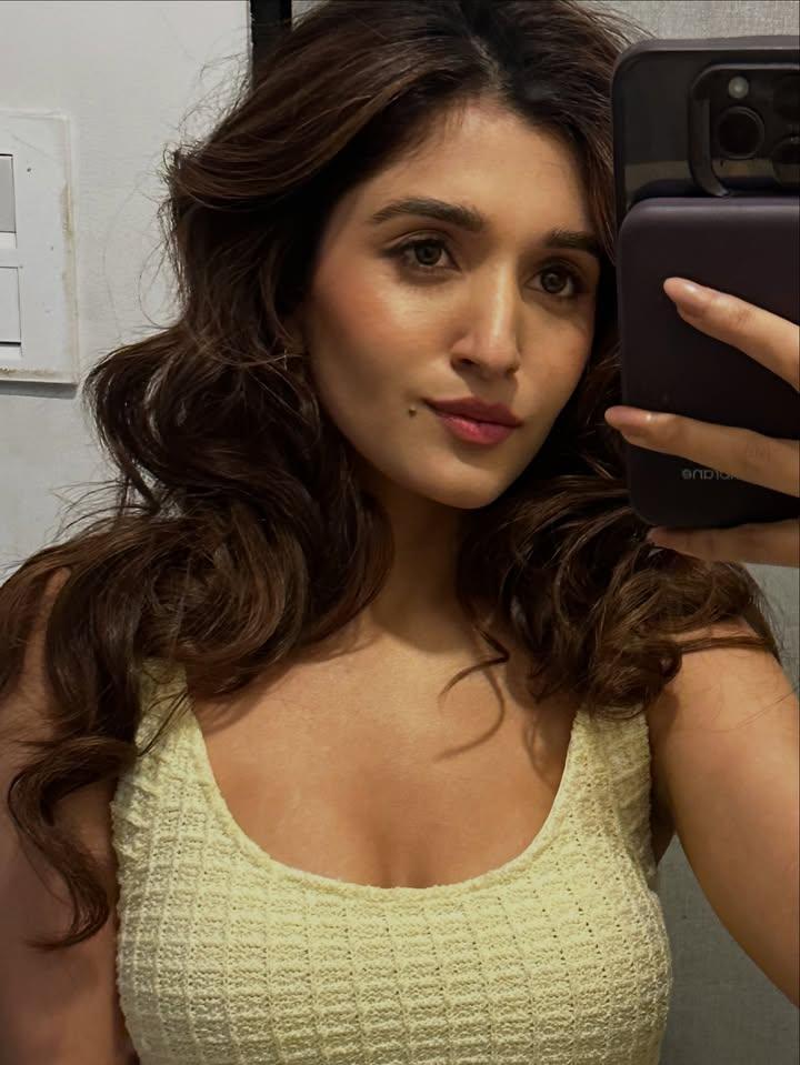 Nidhi Shah 🤳😻💛
