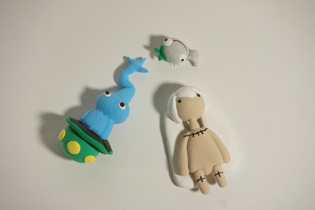 이번주 잼컨: 아카이빙 촬영

기말 발표를 위해 촬영해야 하는데 카메라도 없고 뭣도 없어서 밥값을 대가로 사진가를 고용해서 실기실에서 촬영했다네요
손모델은 다른 동기가 해줌

디자인과 입학하면 일단 카메라와 친한 동기에게 잘해주십시오(그는 이후 당신에게 도움이 될 것이다)