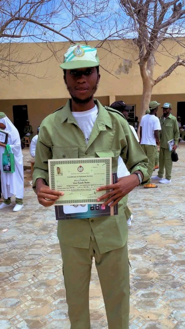 Kamalu Umar Ibrahim (@nafada21) on Twitter photo Alhamdulillah. May Allah SWT bless this certificate.
Thank you HM <a href="/SenAlkali/">Sen. Sa'idu Ahmed Alkali</a>. Alhamdulillah. May Allah SWT bless this certificate.
Thank you HM <a href="/SenAlkali/">Sen. Sa'idu Ahmed Alkali</a>.