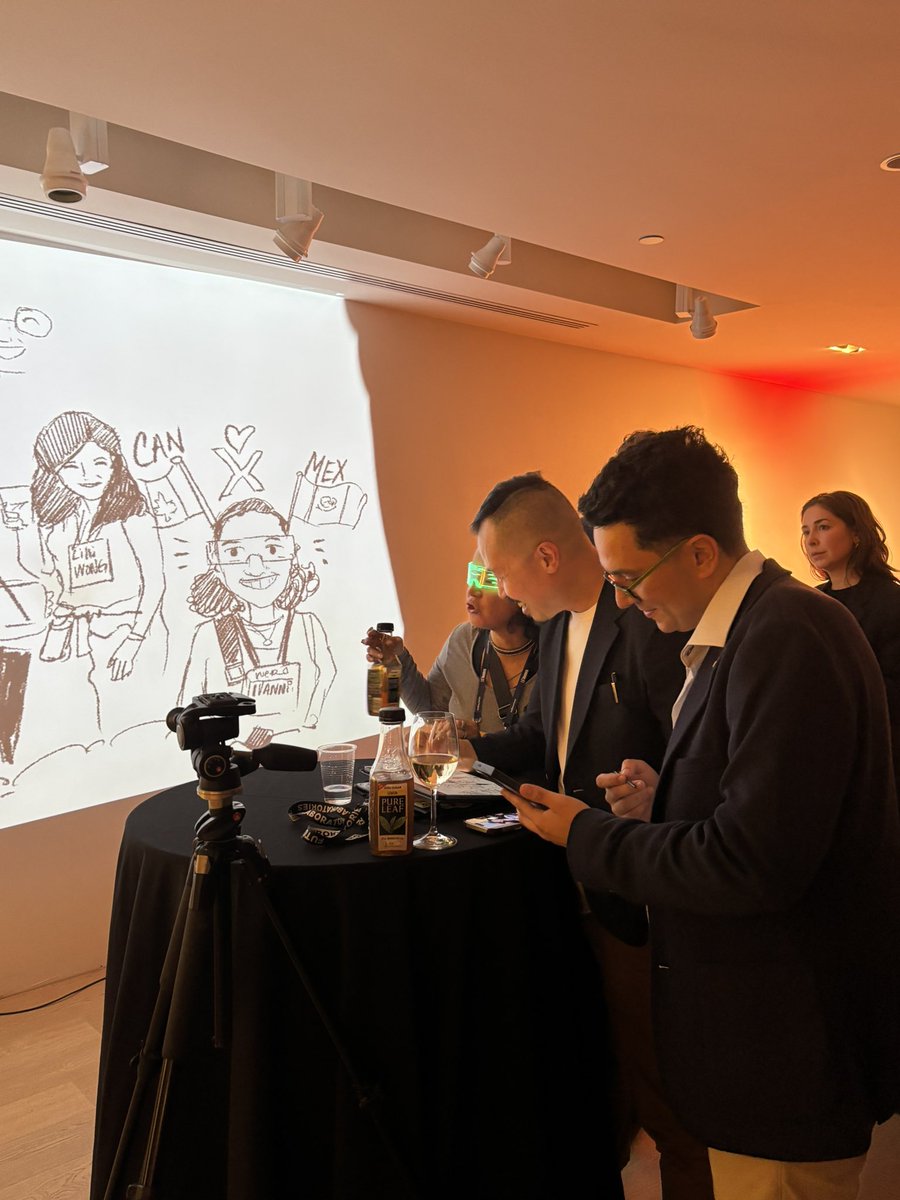 ivannitayabas's tweet photo. Thanks Dan and #FrontierCollective team I seriously 🤍 my cartoon made by the fantastic artist Carson Ting! Proud #MexiCanadian in #Tech Canadá 🇨🇦 México 🇲🇽 🌎#WomenInTech #Entrepreneur adventures! https://t.co/wcWREMM2eL