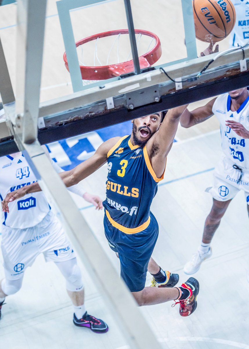 GullsBasketball's tweet image. ๐ฅ๐๐๐๐๐๐ ๐๐๐๐๐๐๐ ๐๐๐๐๐๐๐:
#2 CURTIS HOLLIS๐ค
โCurtโ tuli Gullsiin harjoituskaudella loukkaantuneen Jeffrey Carrolin tilalle ja pรครคtyi lopulta Lokkien kauden parhaaksi pistemieheksi๐ฅถ
๐ธ Samira Lee
#gullsnation
