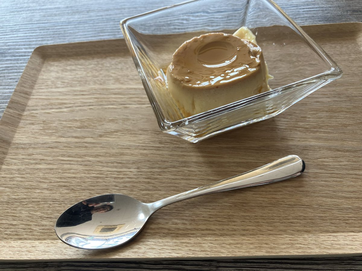 自家製コーヒーゼリーバニラアイス添え
濃厚カスタードプリン〜カラメルソース〜
丁寧に仕上げた2種のデザートをご用意しています。
午後のひとときを、カフェでゆったりお過ごしください。

#こみっとプレイス 
#コーヒーゼリー
#アイス
#自家製プリン