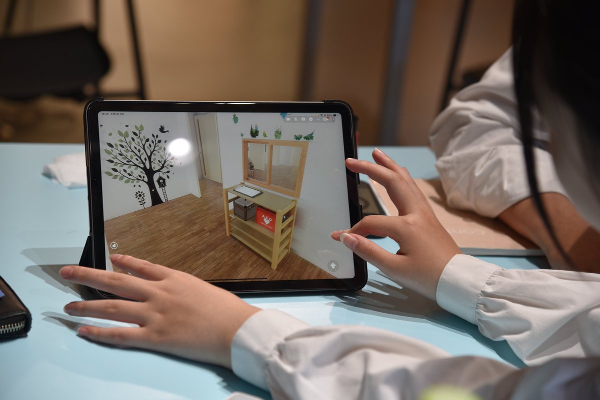 nagahama_kouhou's tweet image. 6月5日、#itteki で高校生向けのメタバース体験会が開催されました。
VRやタブレットを使って、立命館守山中学校・高等学校が取り組む「デジタル保健室」のメタバース空間やアバターの最先端技術に触れました♪