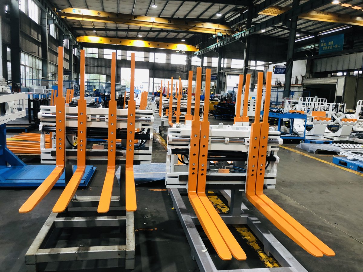 Q1aang's tweet image. 🚀 Double the Pallets. Half the Time.
Our Single-Double Pallet Handler boosts your loading efficiency without breaking a sweat.
One forklift, two jobs — that’s smart handling.
#ForkliftAttachment #PalletHandler #LogisticsTools #LongheIntelligent #WarehouseEfficiency