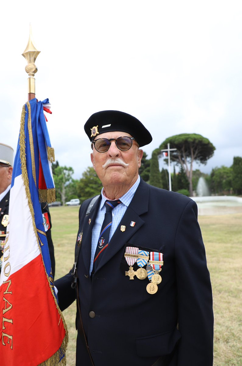 Très heureux d’avoir accueilli au château Saint-Victor les portes drapeaux de l’Union nationale des combattants. Depuis 2023, une école des porte-drapeaux forme des jeunes, à #Marseille, pour assurer la transmission de ce savoir-faire 🇫🇷🤝