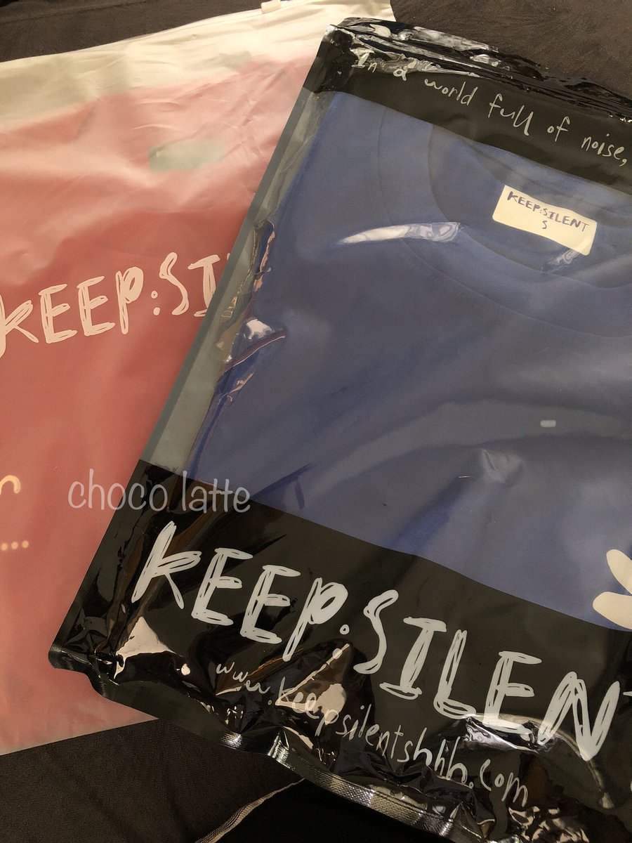 choco latte (@lingormlatte) on Twitter photo Finally received my keepsilent xmas and reflex shirts!! 😖😭😍
Thank you <a href="/eyyscart/">EYY'S CART 🛒 (busy packing)</a>!
#KeepSilentCo #OrmKornnaphat Finally received my keepsilent xmas and reflex shirts!! 😖😭😍
Thank you <a href="/eyyscart/">EYY'S CART 🛒 (busy packing)</a>!
#KeepSilentCo #OrmKornnaphat