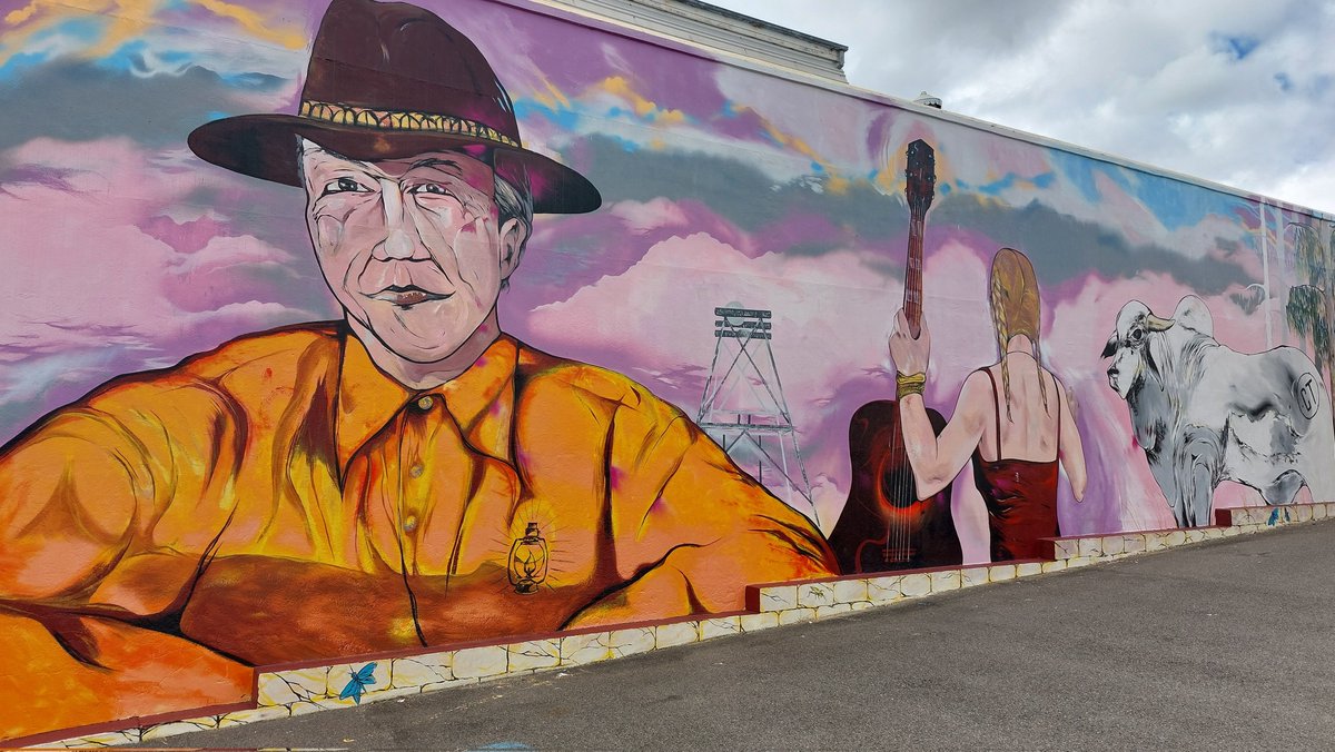 pfwaus's tweet image. Mural #StreetArt in the town of #ChartersTowers #Queensland #Australia 

#traveloz #travel #artwork