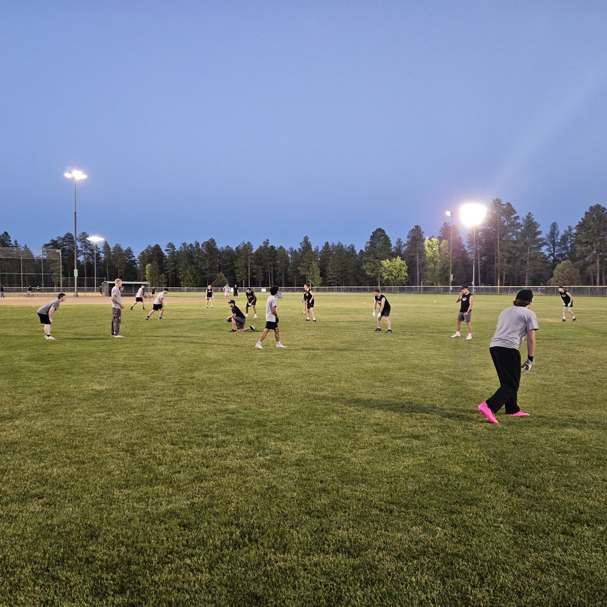 PBHS_FB's tweet image. Senior Leadership Camp took our boys to Christopher Creek and then on to Pinetop-Lakeside for some 7's work with the Blue Ridge Yellowjackets! @PostonAthletics @PBhighschool