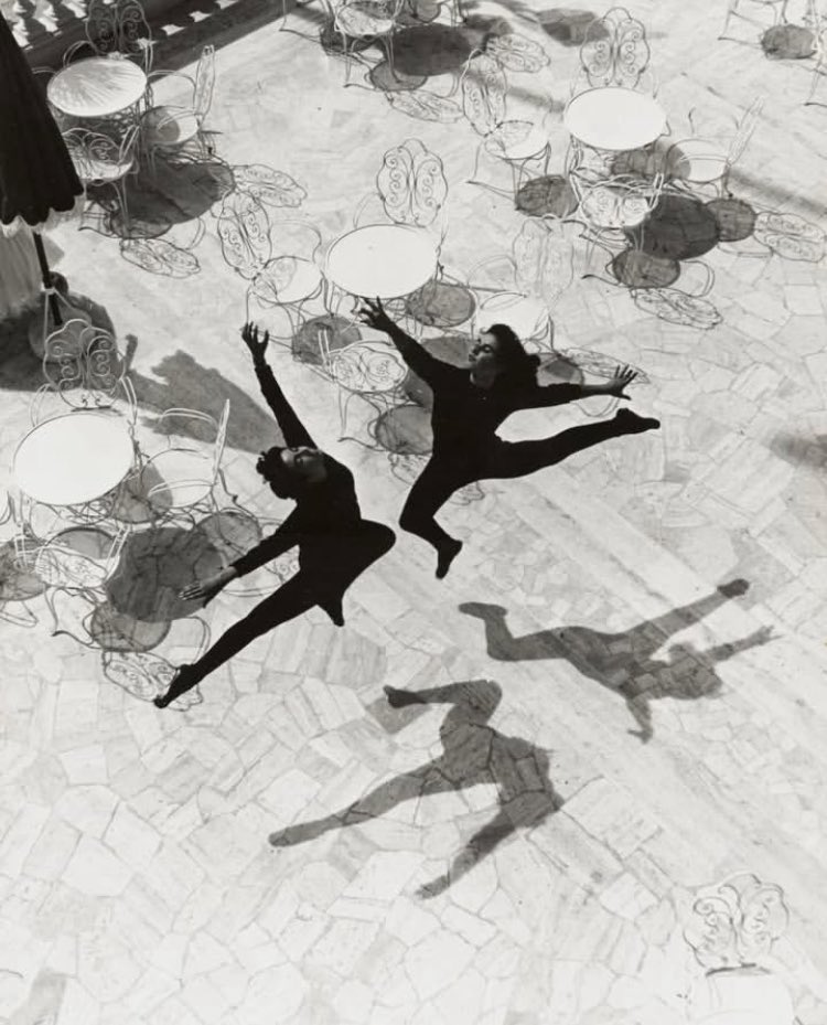 Friday…

📸 Mario De Biasi (1953)