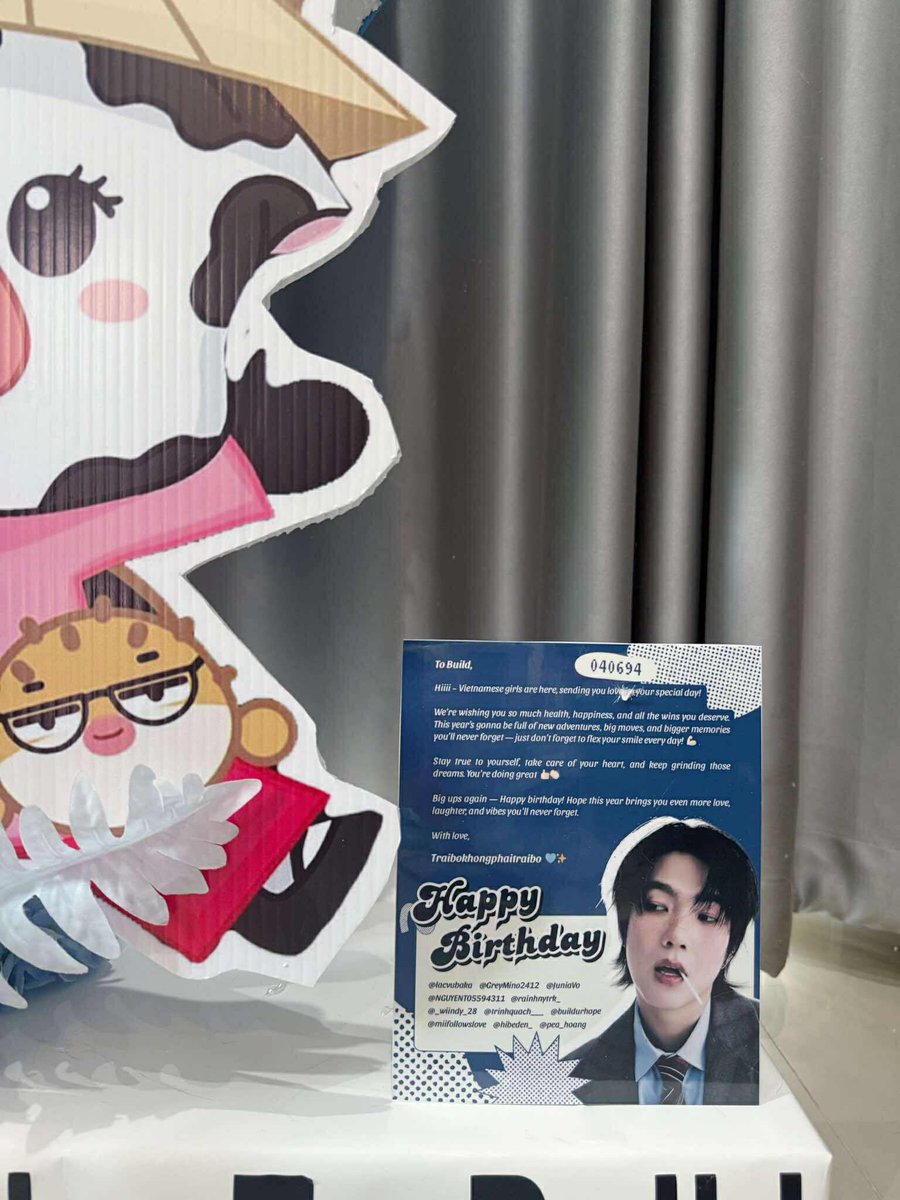 GreyMino2412's tweet image. To Build,
Hiiii! Your Vietnamese girls are here, sending you all the love on your special day!
Traibokhongphaitraibo 💙✨

HBD BUILD NEXT LEVEL DAY 
#Chapter31WithBuild
#Builds31stBDayProjects
#BuildJakapan #Beyourluve

Project by
@pea_hoang 
@lacvubaka 
@Buildurhope…