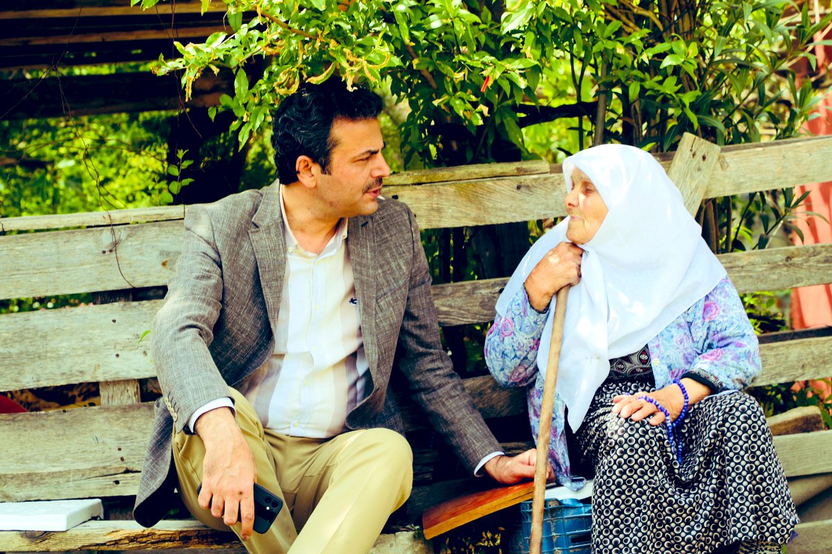 Kurban sevginin,vefanın,sadakatin, fedakârlığın simgesidir.Kurban;Hz. İbrahimin sadakatininde,Hz.İsmail’in teslimiyetinde anlamını bulan,hakka bağlılığın bize bıraktığı nebevi mirastır
 
Kurban,birliğimize beraberliğimize toplumsal muhabbetimize vesile olsun. Hüznü her gün katık