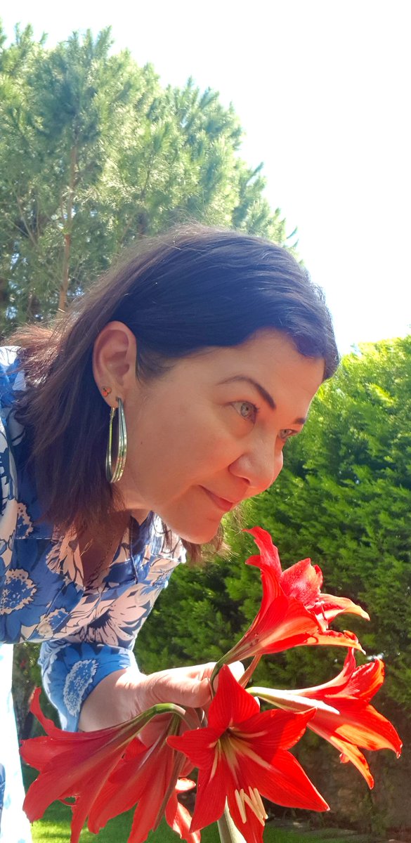 Sağlık, huzur, bereket dolu çiçekler kadar güzel bir bayram geçirmeniz dileğiyle...🌷🌷🌷
Kurban bayramınız mübarek olsun.
#KurbanBayramı2025 
#kurbanbayramınızmübarekolsun