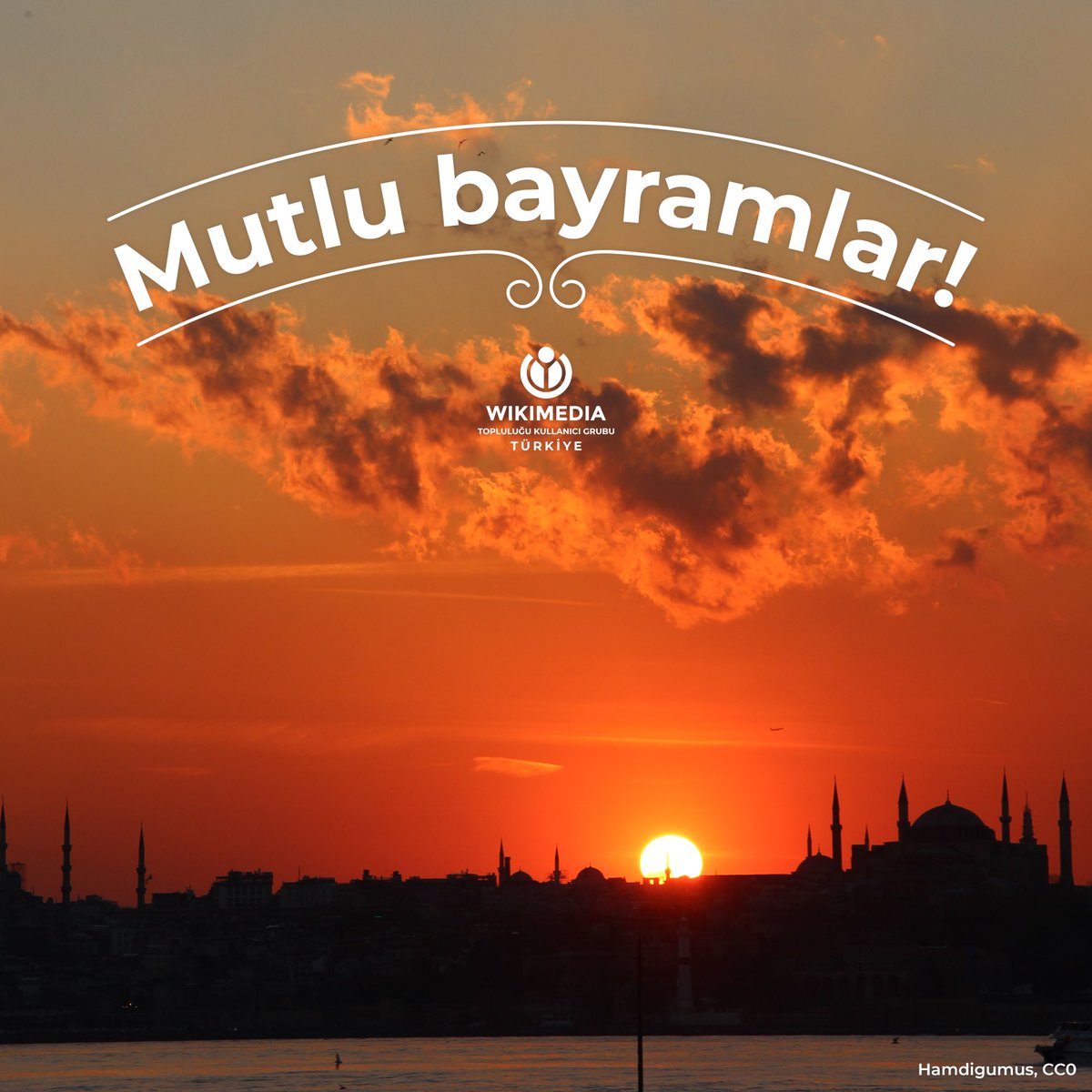 Sevdiklerinizle beraber keyifli bir bayram geçirmenizi dileriz. Mutlu bayramlar! 🌷