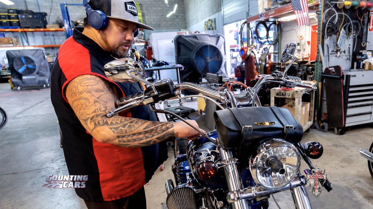 CountsKustoms's tweet photo. Have you all seen our most recent Harley paint job video on YouTube? This 2009 Rocker C turned out absolutely amazing, and here are some pics from the time we spent building it! You can paint your next bike with us! Email bikeprojects@countskustoms.com today. @DannyCountKoker https://t.co/0HU9mbMgTw
