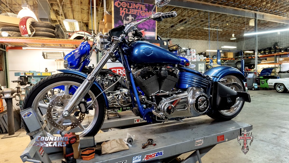 CountsKustoms's tweet photo. Have you all seen our most recent Harley paint job video on YouTube? This 2009 Rocker C turned out absolutely amazing, and here are some pics from the time we spent building it! You can paint your next bike with us! Email bikeprojects@countskustoms.com today. @DannyCountKoker https://t.co/0HU9mbMgTw