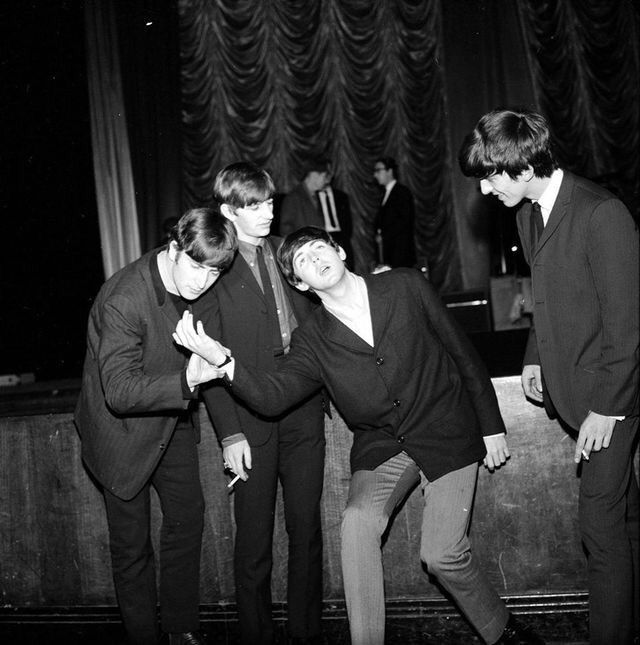 BeatlesArchive2's tweet photo. The #Beatles in Plymouth. 13th November 1963.
📷Reg Lewis https://t.co/VlvwoBJu0h