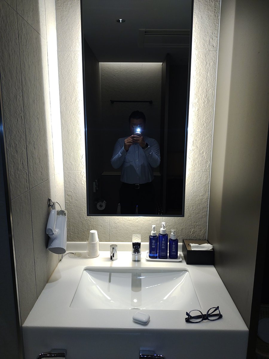 久しぶりの海外。仕事ですけどね。
ラウンジでシャワー浴びてリフレッシュ😉