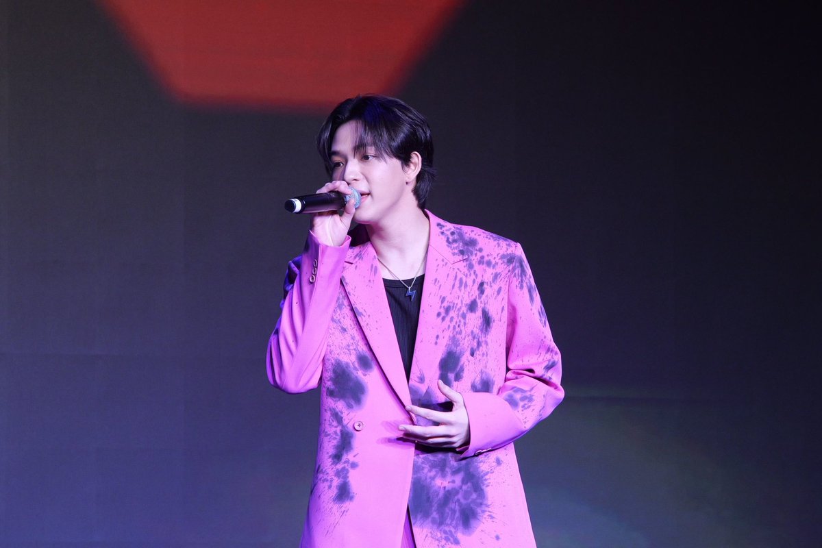 around_ent's tweet image. “ปอนด์ - เอิร์ธ - แม็กกี้ - บาส” ลัดฟ้าบุกมาเก๊า จัดเต็มแฟนมีต “FOUREVER YOU FAN MEETING IN MACAU”

4EVER U FANMEET MACAU
#FoureveryouMacauFM
#PondEarth #ปอนด์เอิร์ธ
#pondponlawit #cooheart 
#MaxkyBas #แม็กกี้บาส
#maxky_rp #แม็กกี้รชต 
#บาสเด็กอ้วนที่แท้จริง #bbasjtr #บาสหัสณัฐ