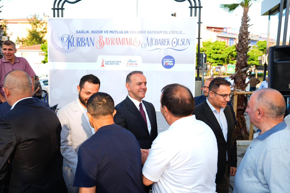 Belediye Başkanımız Sayın Alper Yeğin, Sancaktepe Kaymakamımız Sayın Naif Yavuz ile birlikte Demokrasi Caddesi’nde kıymetli komşularımızla bir araya gelerek geleneksel bayram kahvaltımızı yaptı ve bayramlaştı.

#BayramınızKutluOlsun