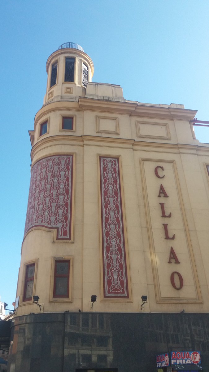 Hoy recordamos dos nacimientos: #TalDíaComoHoy de 1599  #Velázquez en Sevilla, aunque casi toda su vida la pasó en #Madrid donde tiene una calle y esculturas y su obra. En 1900 nació el arquitecto #LuisGutierrezSoto, el del cine Callao <a href="/Investigart/">InvestigArt</a> <a href="/ArteEnMadrid/">Arte en Madrid</a> <a href="/CulturaCMadrid/">Cultura▪️Comunidad de Madrid</a>