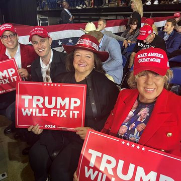 It's a bummer when your besties are fighting. What a dilemma. #fadedMemories