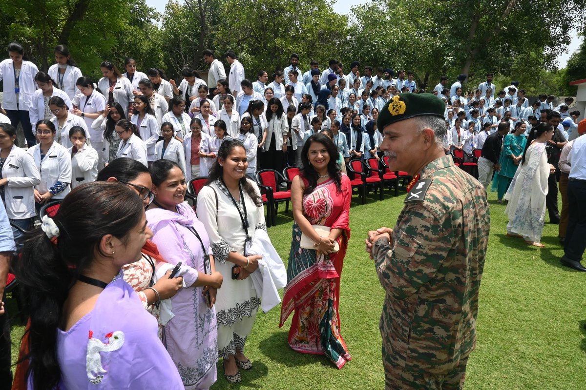 VajraCorps_IA's tweet photo. #IgnitingMinds
Lt Gen Ajay Chandpuria, GOC #VajraCorps ने #Ferozpur मिलिट्री स्टेशन पर युवाओं को संबोधित किया। उन्होंने अपने संबोधन में #OperationSindoor के माध्यम से दुश्मन की सरज़मीं पर सटीक वार करने की भारत की क्षमता को रेखांकित किया।
उन्होंने दुश्मन के झूठे प्रचार का पर्दाफाश किया, राष्ट्र की दृढ़ संकल्प शक्ति की सराहना की और युवाओं से राष्ट्र निर्माण की भावना व सैन्य-नागरिक एकता को अपनाने का आह्वान किया।
Lt Gen Ajay Chandpuria, GOC #VajraCorps ਵੱਲੋਂ #Ferozpur ਮਿਲਟਰੀ ਸਟੇਸ਼ਨ ‘ਤੇ ਨੌਜਵਾਨਾਂ ਅਤੇ ਵਿਦਵਾਨਾਂ ਨੂੰ ਸੰਬੋਧਨ ਕੀਤਾ ਗਿਆ।
ਉਨ੍ਹਾਂ ਨੇ #OperationSindoor ਰਾਹੀਂ ਦੁਸ਼ਮਣ ਦੀ ਧਰਤੀ ‘ਤੇ ਸਟੀਕ ਕਾਰਵਾਈ ਕਰਨ ਦੀ ਭਾਰਤ ਦੀ ਸਮਰਥਾ ਨੂੰ ਉਜਾਗਰ ਕੀਤਾ।
ਉਨ੍ਹਾਂ ਨੇ ਦੁਸ਼ਮਣ ਦੀ ਗਲਤ ਜਾਣਕਾਰੀ ਮੁਹਿੰਮ ਦਾ ਪਰਦਾਫਾਸ਼ ਕੀਤਾ, ਰਾਸ਼ਟਰੀ ਦ੍ਰਿੜਤਾ ਦੀ ਪ੍ਰਸ਼ੰਸਾ ਕੀਤੀ ਅਤੇ ਨੌਜਵਾਨਾਂ ਨੂੰ ਰਾਸ਼ਟਰ-ਨਿਰਮਾਣ ਅਤੇ ਫੌਜੀ-ਨਾਗਰਿਕ ਏਕਤਾ ਦੀ ਭਾਵਨਾ ਨੂੰ ਅਪਣਾਉਣ ਦੀ ਅਪੀਲ ਕੀਤੀ।
Lt Gen Ajay Chandpuria, GOC #VajraCorps, addressed youth & scholars at #Ferozpur Military Station—highlighting India’s ability to strike the adversary in their own territory with precision (#OperationSindoor).
He exposed enemy disinformation, praised national resolve & urged the youth to embrace the spirit of nation-building and civil-military unity.
#IndianArmy #YouthForIndia #NationFirst #NationaBuilding #YouthForIndia #InformationWarfare
@adgpi @westerncomd_IA @pro_defence @prodefencechan1 @DIRECTORATERTG @punjabgovtindia