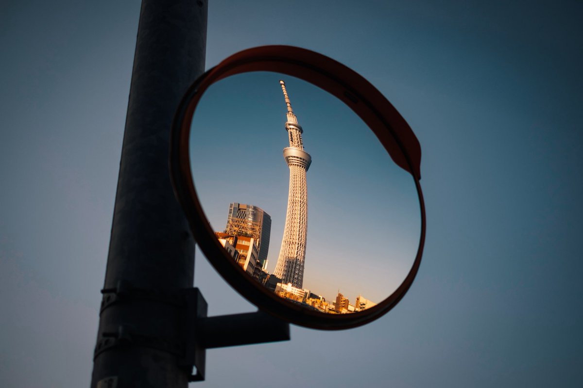 takashiyasui's tweet photo. 東京に住む前は憧れもあって東京タワーの写真ばっかり撮ってたけど、東京の東側に住むようになってからは、スカイツリーの写真ばかりになった。単純にどっからでも見えるんよね、スカイツリー。 https://t.co/qHDM4aXsbA